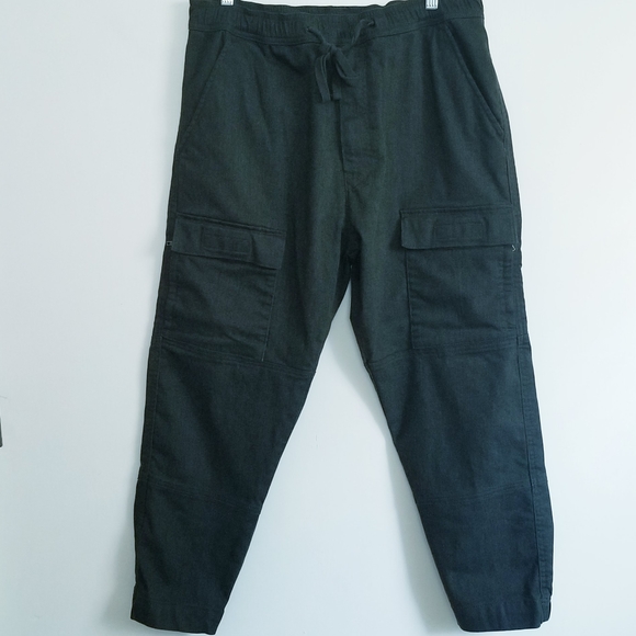Levi's Dark Green Cargo Joggers - Picture 2 of 16
